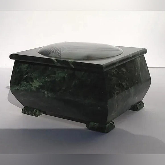 Green marble polished agate trinket box lid footed stash jewelry dresser stone - Picture 3 of 11